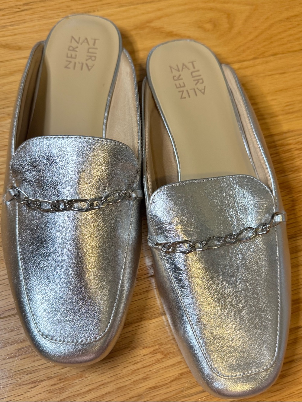 The Naturalizer Kayden Mule Loafers in Champagne Gold size 9.5W wide width